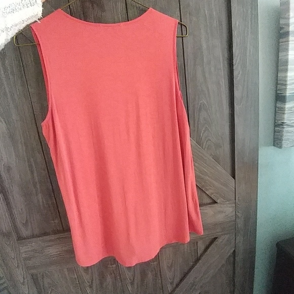 StitchFix 41 HAWTHORN
Daizey V-Neck Knit Top - Picture 4 of 5